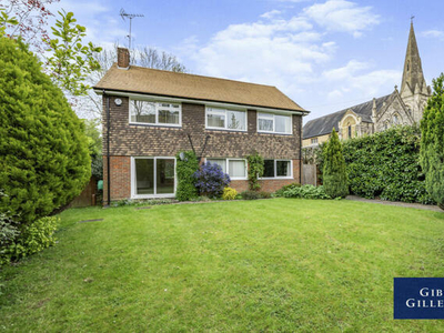 4 Bedroom Detached House For Rent In Northwood, Middlesex