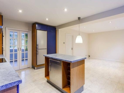 4 Bedroom Detached House For Rent In Wonersh, Guildford