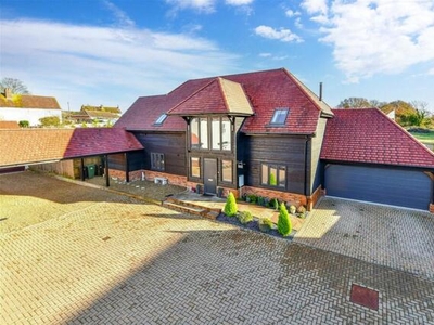 4 Bedroom Detached House For Sale In Charing Heath, Ashford