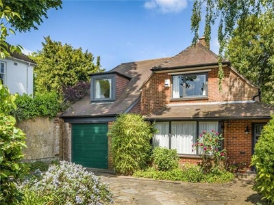 4 Bedroom Detached House For Sale In Hadley Green, Hertfordshire