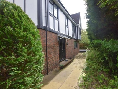 4 Bedroom Detached House For Sale In South Croydon, London