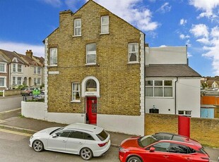 4 Bedroom End Of Terrace House For Sale In Strood, Rochester