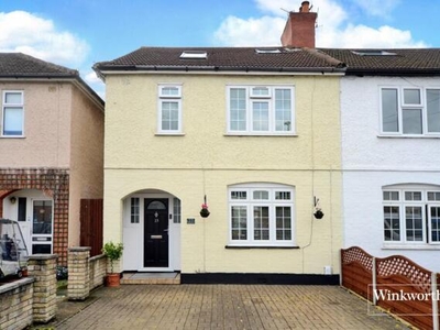 4 Bedroom End Of Terrace House For Sale In Worcester Park