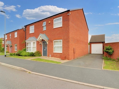 4 bedroom House - Detached for sale in Staffordshire