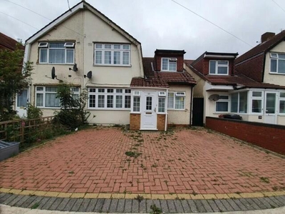 4 Bedroom House Hayes Greater London