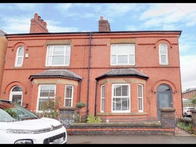 4 bedroom House -Semi-Detached for sale in Congleton