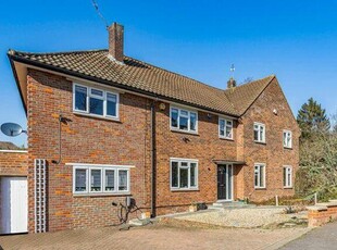 4 Bedroom Semi-detached House For Sale In Potters Bar, Hertfordshire