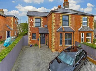 4 Bedroom Semi-detached House For Sale In Wootton