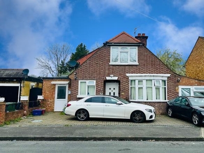 5 Bedroom House Feltham Greater London