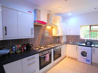 6 Bedroom House Sheffield South Yorkshire