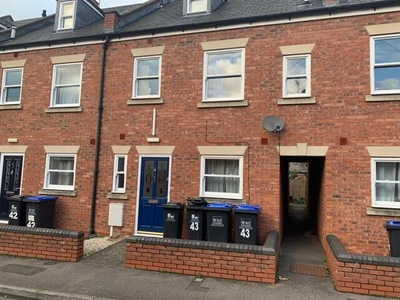 6 Bedroom Terraced House For Rent In Leamington Spa, Warwickshire