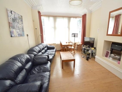 6 Bedroom Terraced House For Rent In Leeds, West Yorkshire