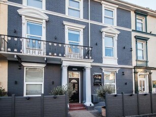 9 Bedroom Block Of Apartments For Sale In 63 Apsley Road, Great Yarmouth