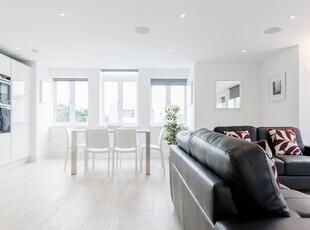 A serviced 2-Bedroom Apartment in Ealing