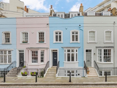 Luxury House for sale in London, England