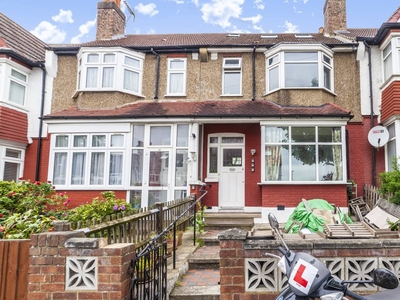 Room for rent in a 4-Bedroom house in Tooting Bec