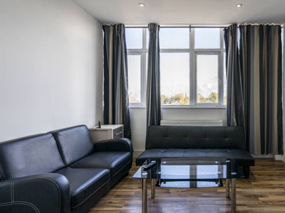 Sleek 1-bedroom flat to rent in Bermondsey