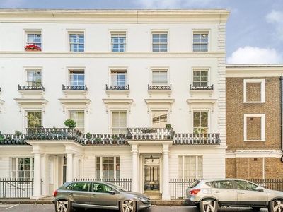 1 bedroom Flat for sale in Porchester Terrace North, Bayswater W2