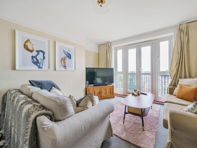 2 bedroom Flat for sale in Champion Hill, Camberwell SE5