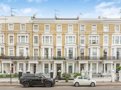 2 bedroom Flat for sale in Holland Road, Holland Park W14
