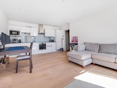2 bedroom Flat for sale in Wellsborough Mews, Raynes Park SW20