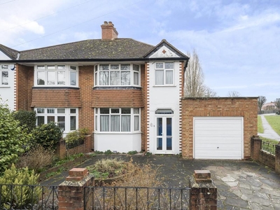 3 bedroom House for sale in Chatham Avenue, Hayes BR2