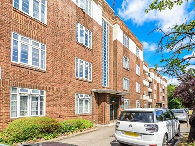 4 bedroom Flat for sale in North Circular Road, Golders Green NW11