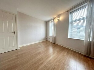 1 Bedroom Apartment For Rent In Bury New Road