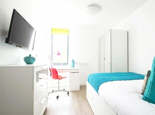 1 bedroom flat for rent in Chapel Street, Salford, M3