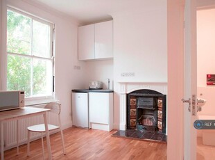 1 bedroom flat for rent in Mercia Grove, London, SE13