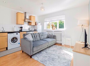 2 Bed Flat, Bournemouth Road, SO53