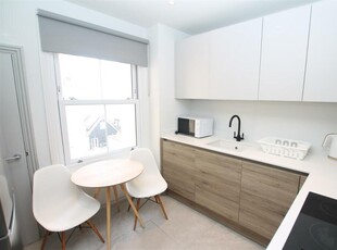 2 bedroom flat for rent in 50 Kings Road, BRIGHTON, BN1