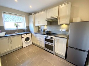 2 bedroom flat for rent in 6 MONTH LET - The Vale, Brentwood, CM14