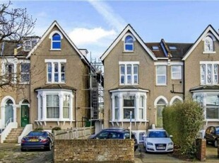 2 bedroom flat for rent in Bedford Hill, Balham, SW12