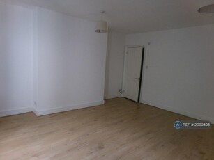 2 bedroom flat for rent in Belmont Grove, London, SE13