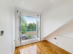 2 Bedroom Flat For Rent In Carshalton Beeches, Carshalton