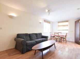 2 bedroom flat for rent in Deanery Close, East Finchley, London N2