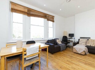 2 bedroom flat for rent in Dewsbury Road, Dollis Hill NW10