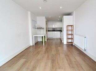 2 bedroom flat for rent in Dyke Road, Brighton, BN1