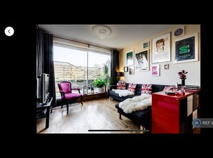 2 bedroom flat for rent in Hornsey Road, London, N19