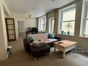 2 bedroom flat for rent in Queens Road, Brighton, BN1