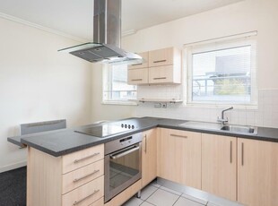 2 bedroom flat for rent in Sheffield Court, Kingscote Way, Brighton BN1 4HA, BN1