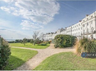 2 bedroom flat for rent in Sussex Square, Brighton, BN2