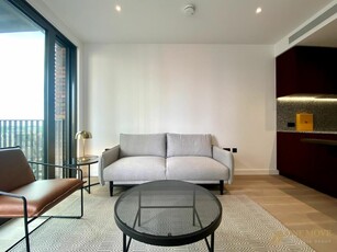2 bedroom flat for rent in Viaduct Gardens, Legacy Building, SW11