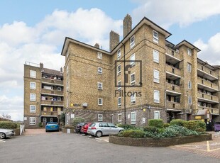 2 bedroom flat for rent in Westferry Road, London, E14