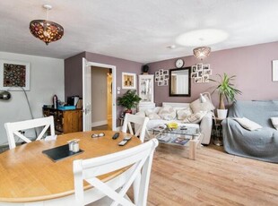 2 Bedroom Flat For Sale In Dawlish