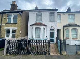 2 Bedroom Semi-detached House For Sale In Norwood, London