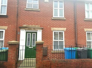 2 bedroom terraced house for rent in Hulme, Manchester, M15