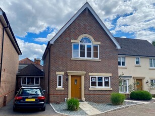 3 Bed Detached House, Meadow Close, PO18