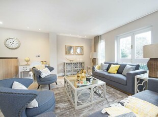 3 bedroom apartment for rent in Lyndhurst Road, Hampstead, NW3